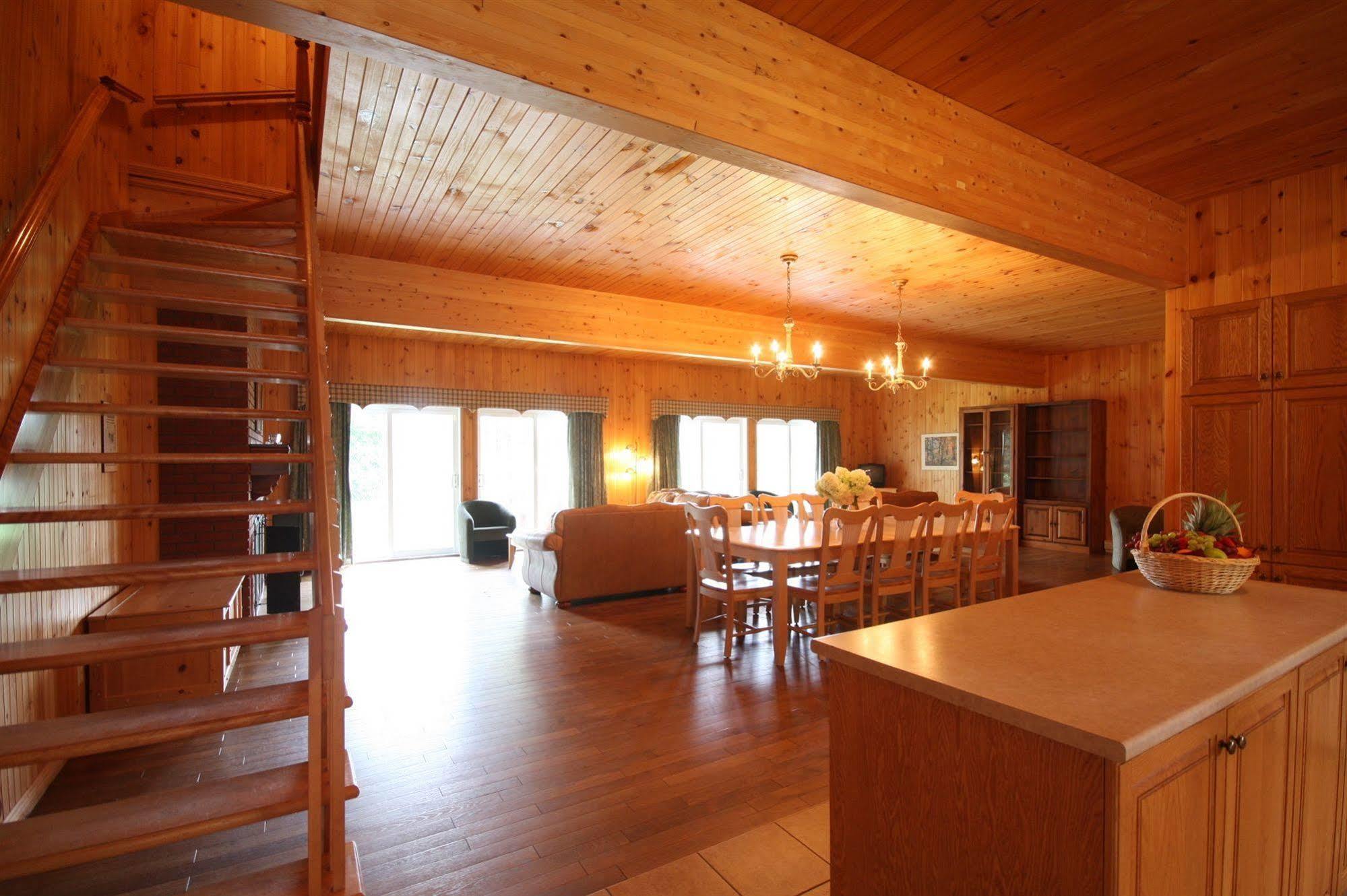 Auberge Du Lac-A-L'Eau-Claire Saint-Alexis-des-Monts Exterior photo