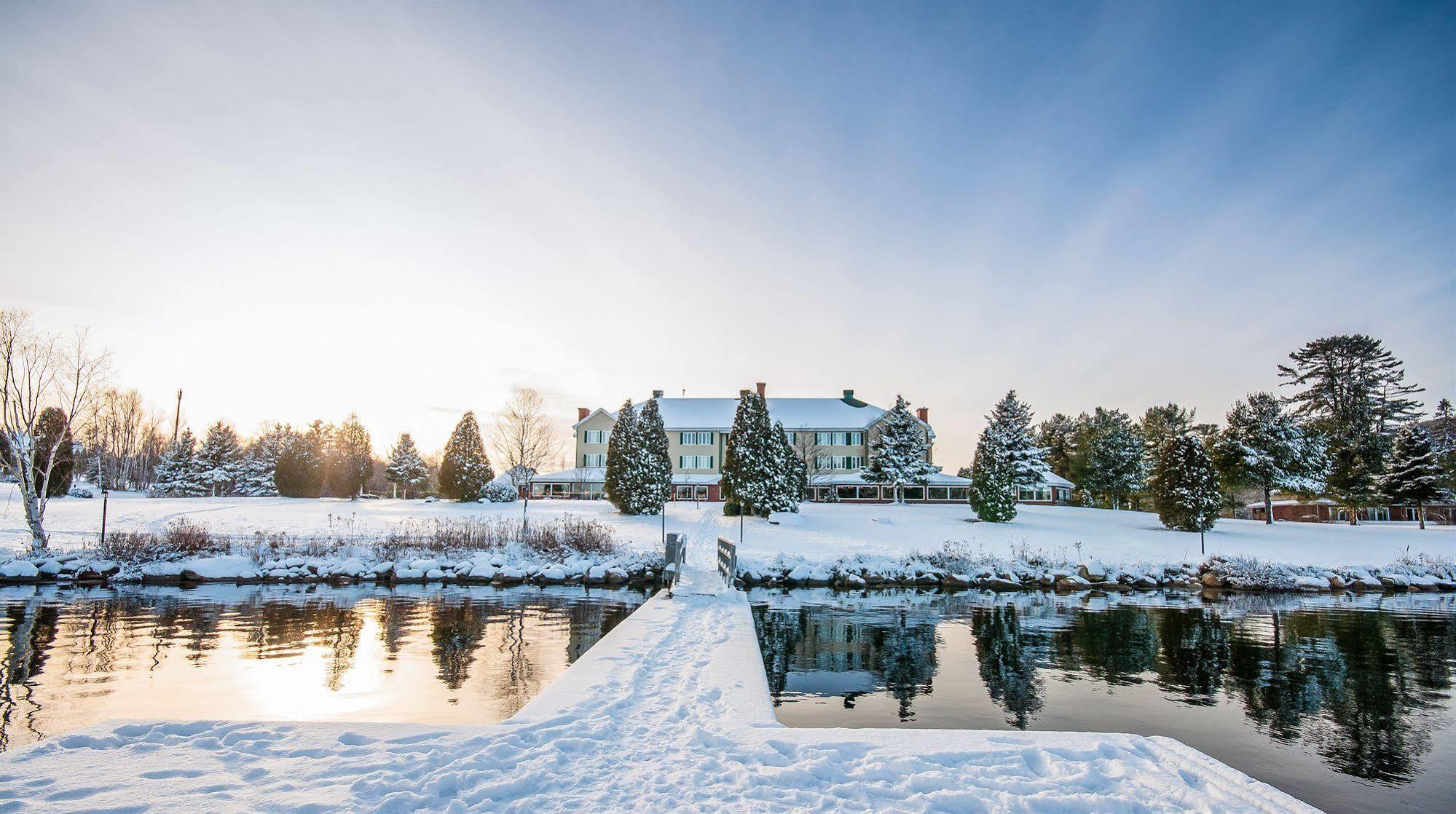 Auberge Du Lac-A-L'Eau-Claire Saint-Alexis-des-Monts Exterior photo