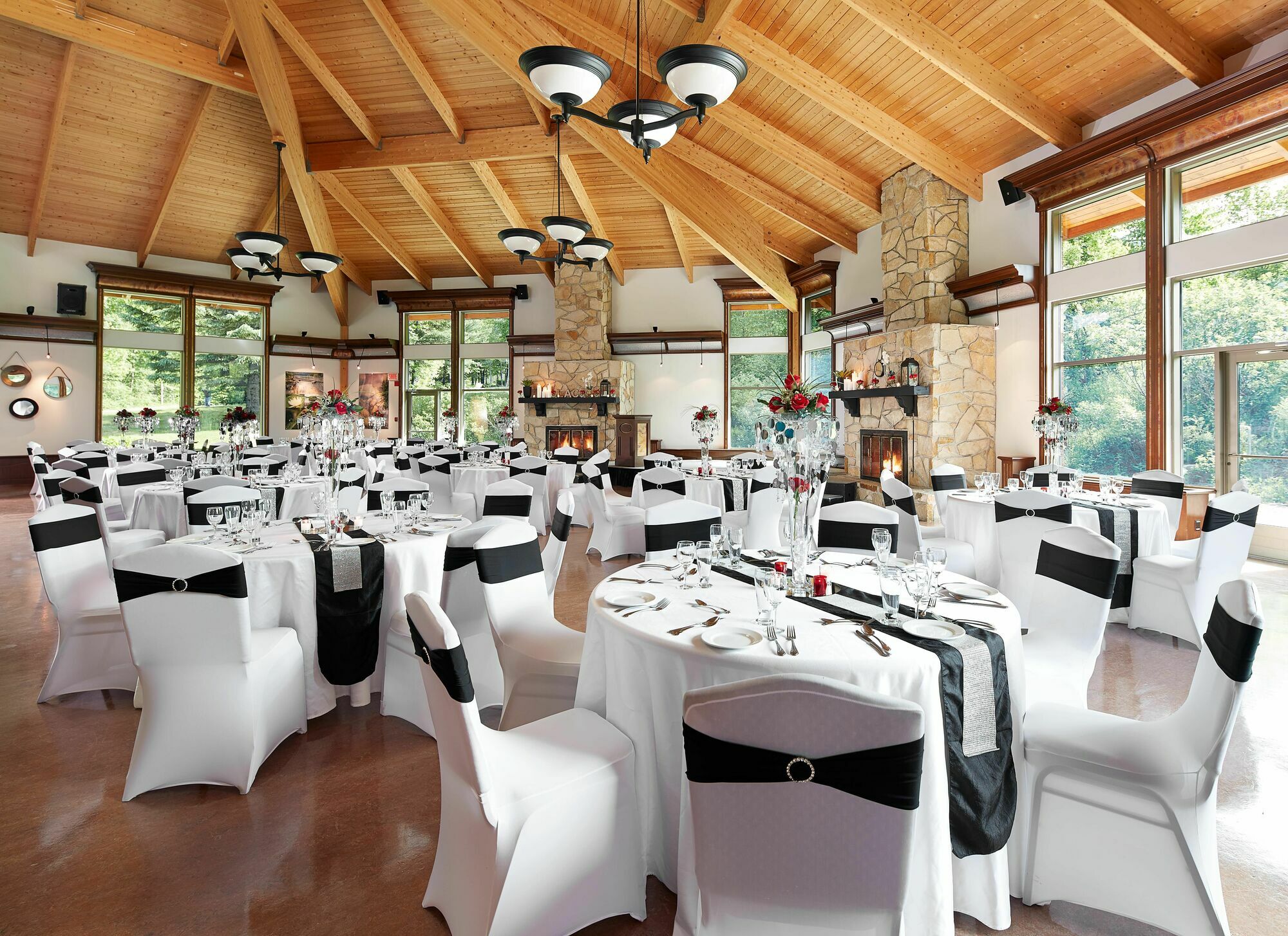 Auberge Du Lac-A-L'Eau-Claire Saint-Alexis-des-Monts Exterior photo